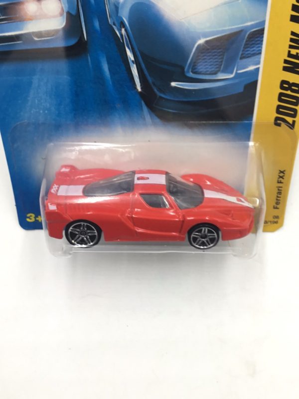 2008 Hot wheels #33 Ferrari FXX red with protector Supply