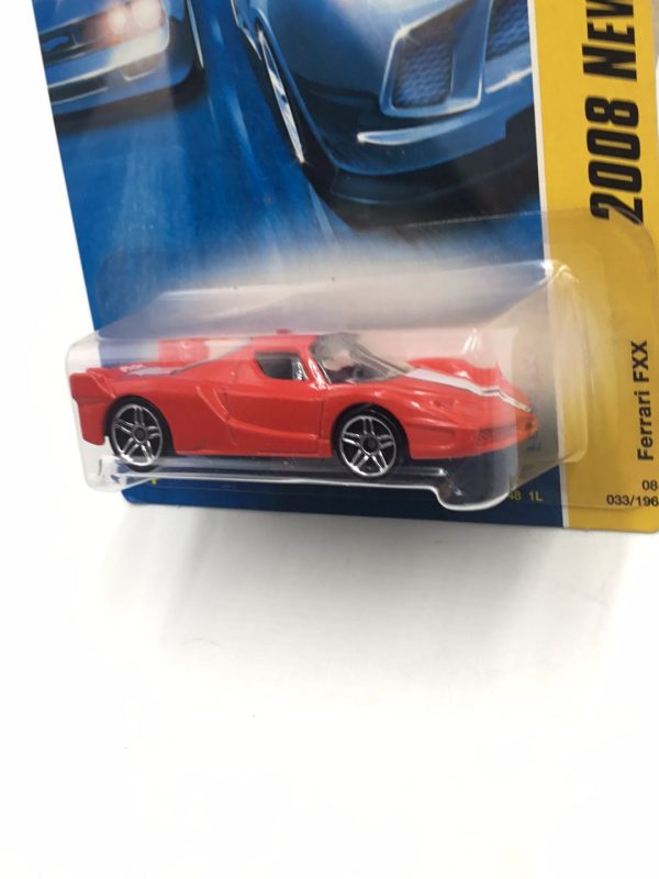 2008 Hot wheels #33 Ferrari FXX red with protector Supply