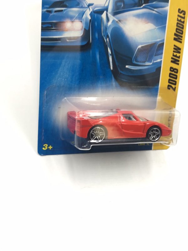 2008 Hot wheels #33 Ferrari FXX red with protector Supply